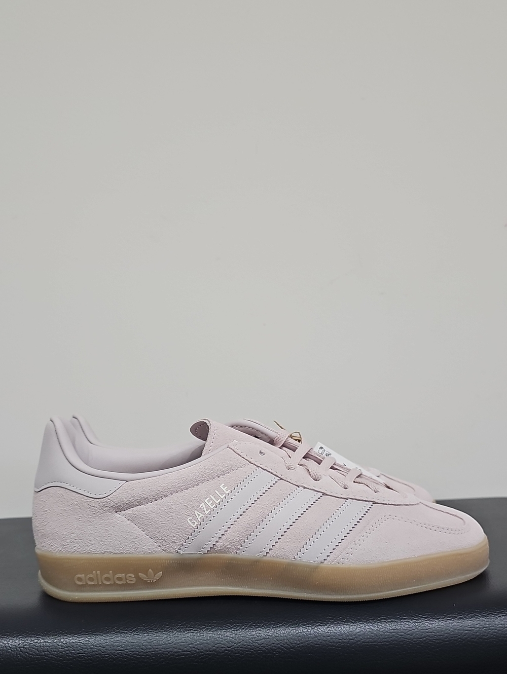 adidas Women's Pale Pink Gazelle Suede Sneakers Size Women's 8 Sku IH9221